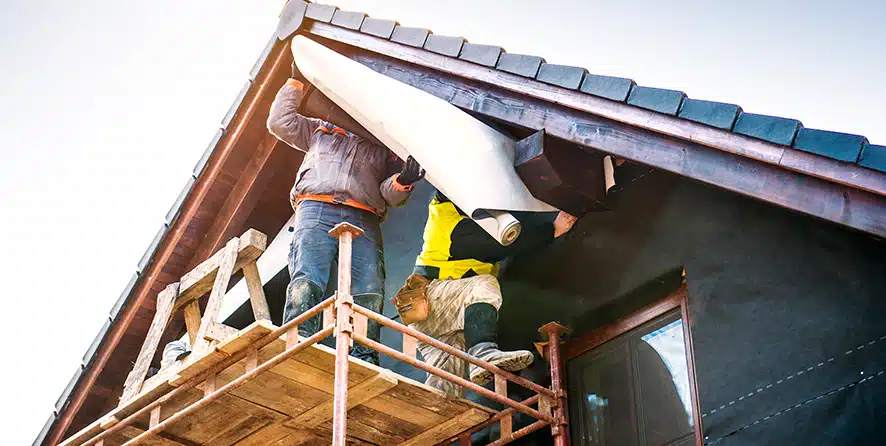 Toronto water damage experts fixing damaged property